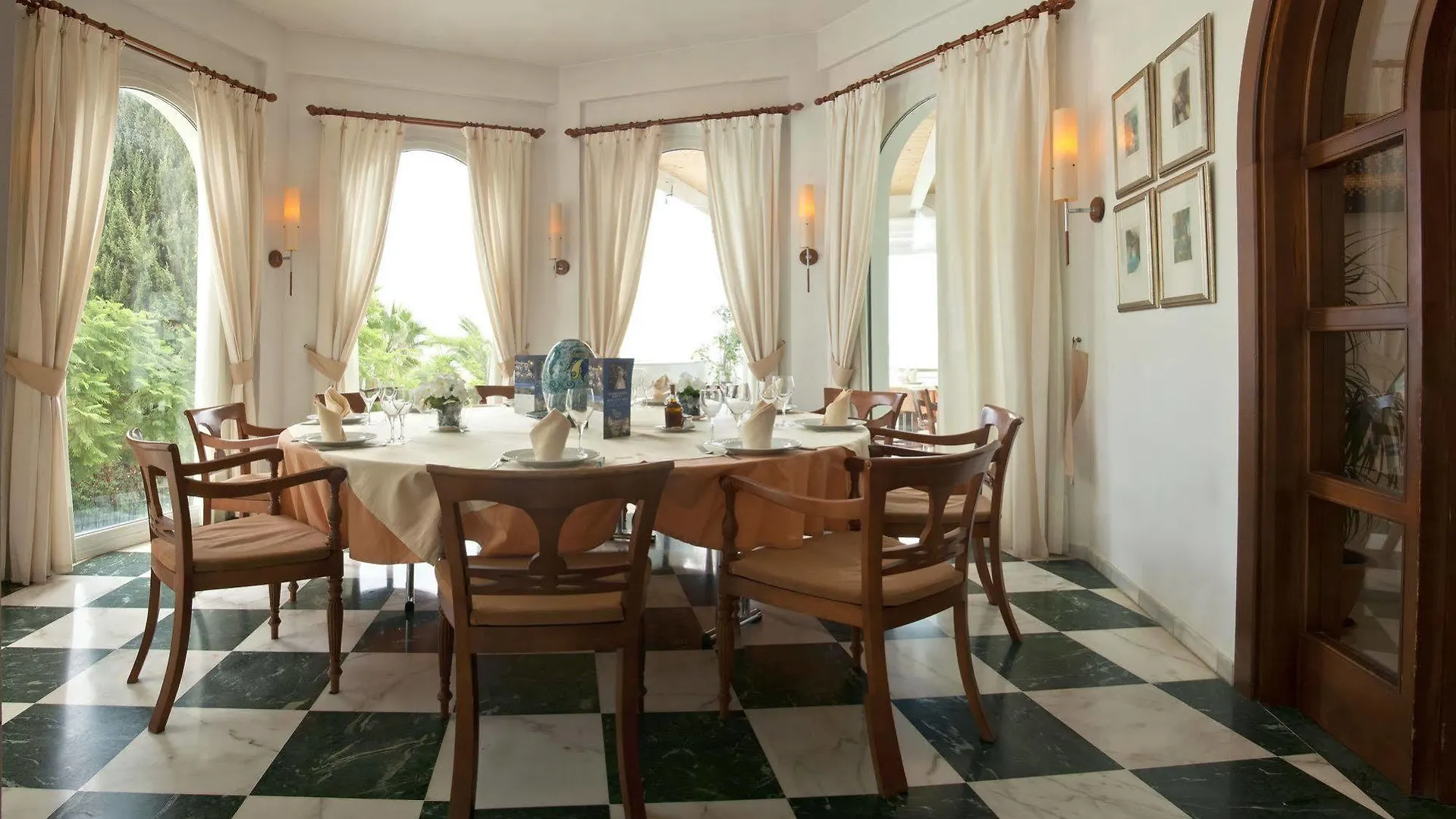 Villa Guadalupe Malaga 3*,